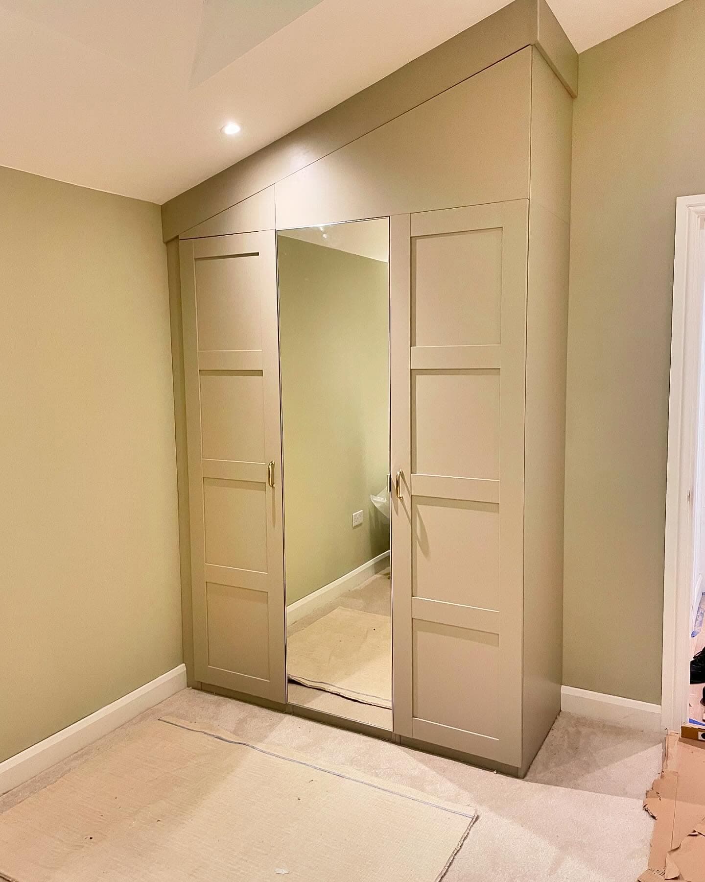 Fitted Wardrobes & Storage